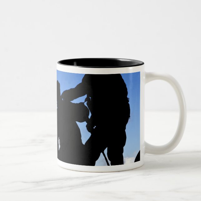 Caneca De Café Em Dois Tons Silhuette de soldados (Direita)