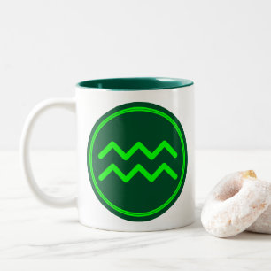 Caneca De Café Em Dois Tons Símbolo do Zodíaco de Aquário com Contraste Verde
