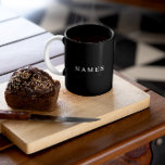 Caneca De Café Em Dois Tons Simples Preto Personalizado Adicionar Seu Nome Ele<br><div class="desc">Simples Preto Personalizado Adicione Seu Nome Design Elegante para Qualquer Um.</div>