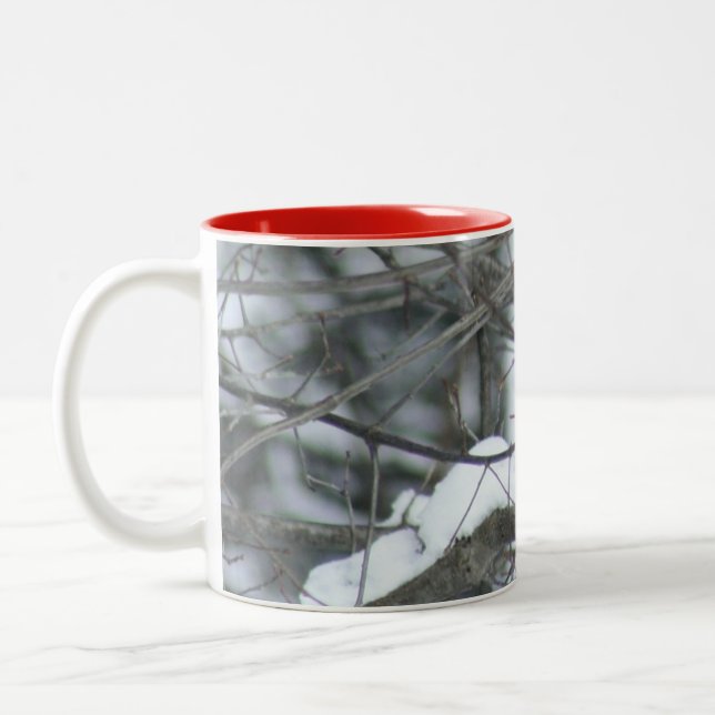 Caneca De Café Em Dois Tons Snowy Cardinal Perching (Esquerda)