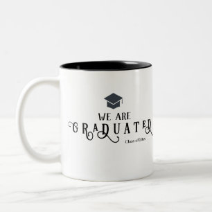 Caneca De Café Em Dois Tons Somos Graduados Em Caligrafia