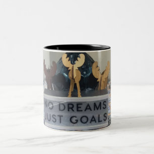 Caneca De Café Em Dois Tons Sonhos de Reindeer Inspirados: Um Feriado Motivaci