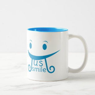 Caneca De Café Em Dois Tons Sorria a tipografia engraçada
