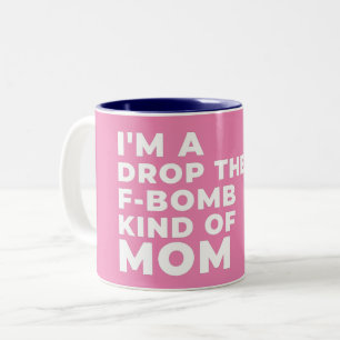 CANECA DE CAFÉ EM DOIS TONS SOU UMA MÃE QUE SOLTA O PALAVRÃO - TROCADILHO SARC