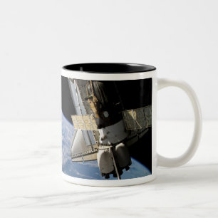 Caneca De Café Em Dois Tons Space Shuttle Atlantis e uma espaçonave Soyuz