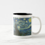 Caneca De Café Em Dois Tons Starry Night por Vincent Van Gogh<br><div class="desc">Vincent Van Gogh está na noite estelar. 1889 Óleo na Canvas. Museu de Arte Moderna,  Nova Iorque</div>