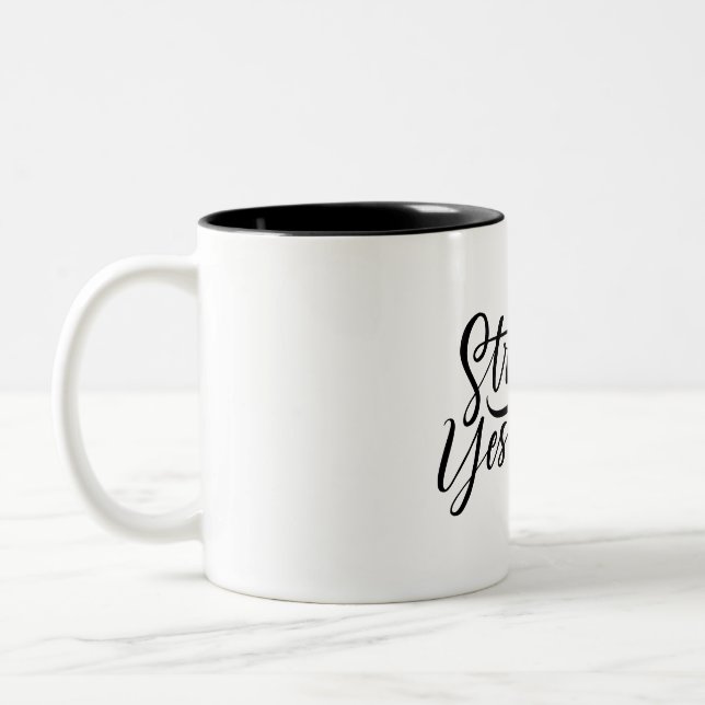 Caneca De Café Em Dois Tons stronger then yesterday  (Esquerda)