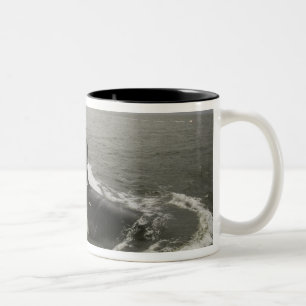 Caneca De Café Em Dois Tons submarino de ataque do Virgínia-class