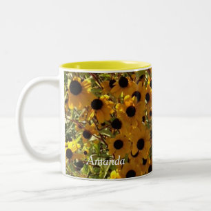 Caneca De Café Em Dois Tons Susan de olhos pretos personalizada floresce