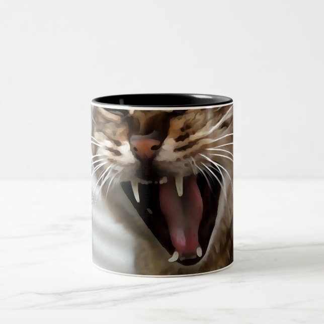 Caneca De Café Em Dois Tons Tabby Cat Yawning Retrato Artístico (Centro)