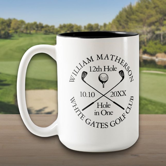 Caneca De Café Em Dois Tons Taco de Golfe Personalizado Buraco em Um Moderno C (Personalized Golf Hole in One Modern Classic Two-Tone Coffee Mug)