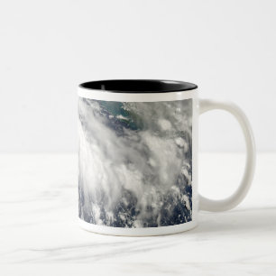 Caneca De Café Em Dois Tons Tempestade tropical Karl