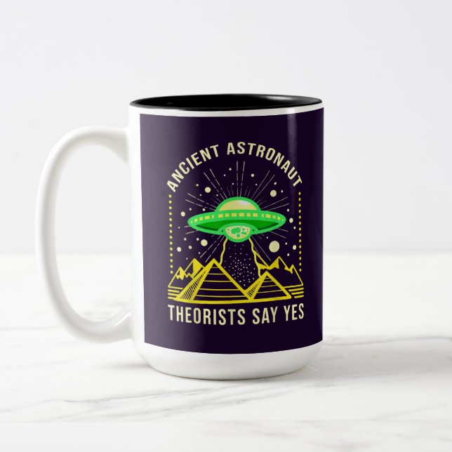 Caneca De Café Em Dois Tons Teóricos dos Astronautas Antigos Dizem Teoria da A (Esquerda)