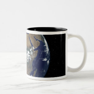 Caneca De Café Em Dois Tons Terra completa que mostra África e Europa