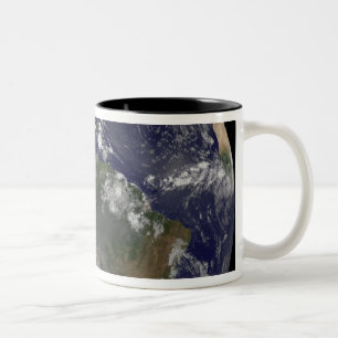 Caneca De Café Em Dois Tons Terra de cheio mostrando a América do Norte e o Su
