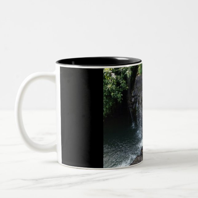 Caneca De Café Em Dois Tons The River Falls Photograph (Esquerda)