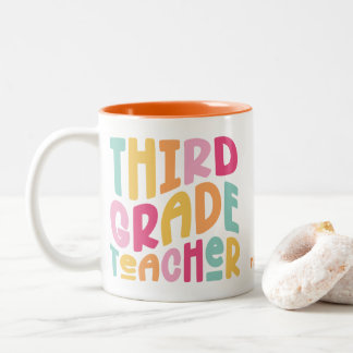 Caneca De Café Em Dois Tons Third Grade Teacher | Colorful Typography Design