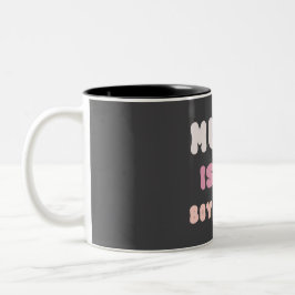 Caneca De Café Em Dois Tons Tipografia em Groovy dos anos 70 - Música é minha 