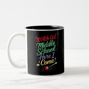 Caneca De Café Em Dois Tons Tome Cuidado Escola de Ensino Fundamental Aqui Eu