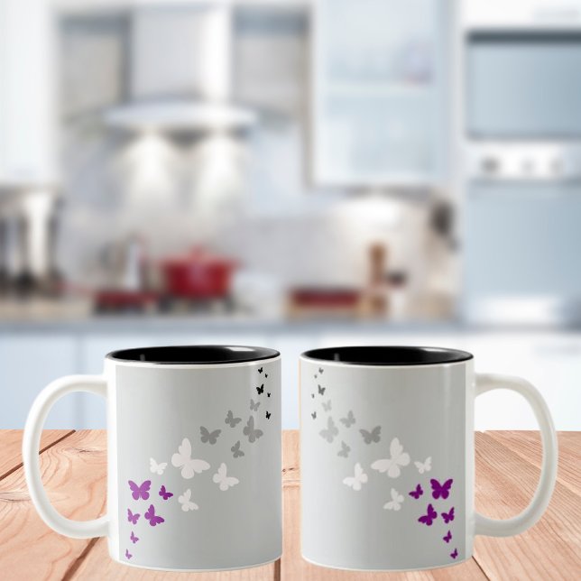 Caneca De Café Em Dois Tons Trilha da Borboleta do Orgulho Assexual (Criador carregado)