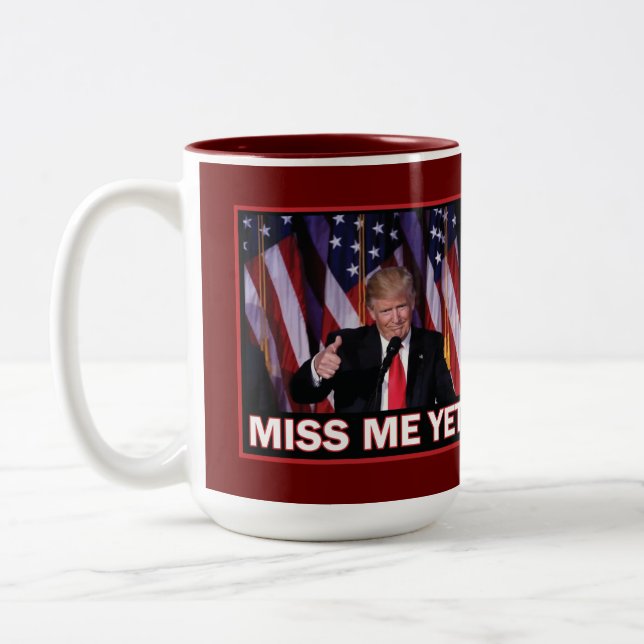 Caneca De Café Em Dois Tons Trump 2024 Sente Minha Falta Ainda (Esquerda)
