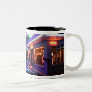 Caneca De Café Em Dois Tons Tucumcari, Novo México, Estados Unidos. Rota 66
