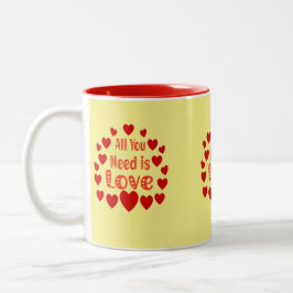 Caneca De Café Em Dois Tons Tudo Que Você Precisa É De Amor; Citação Romântica