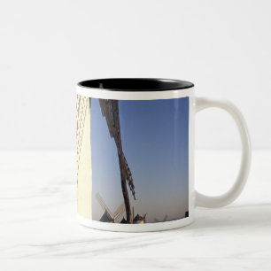 Caneca De Café Em Dois Tons UE, Espanha, Consuegro, La Mancha. Moinhos de vent