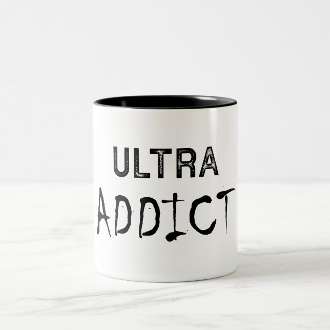 Caneca De Café Em Dois Tons Ultra viciado (Centro)