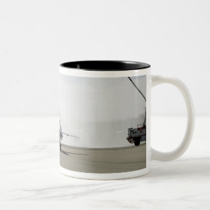 Caneca De Café Em Dois Tons Um avião F-18