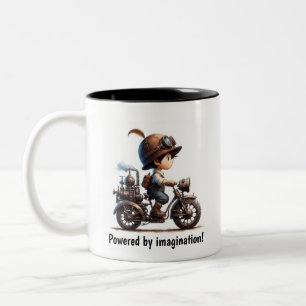 Caneca De Café Em Dois Tons Uma Criança Jovem e Feliz Pilotando uma Moto Steam
