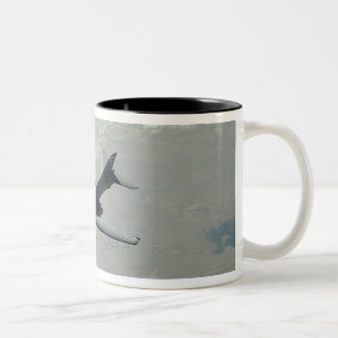 Caneca De Café Em Dois Tons Uma Força Aérea dos EUA B-1B Lancer numa patrulha