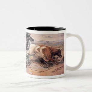 Caneca De Café Em Dois Tons Vaqueiros que roping um boi, 1897 (óleo em canvas)