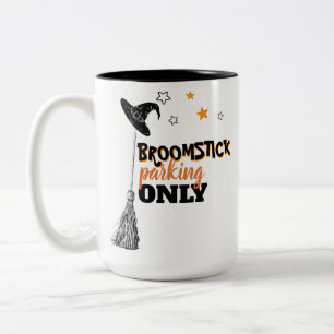 Caneca De Café Em Dois Tons Vassoura-de-bruxa do Halloween Estacionando Engraç