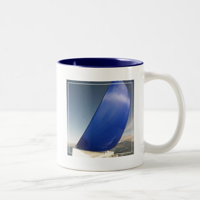 Caneca De Café Em Dois Tons Veleiro que derruba no vento (Direita)