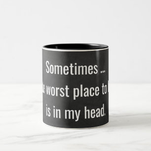 Caneca De Café Em Dois Tons verdade engraçada em quadro negro