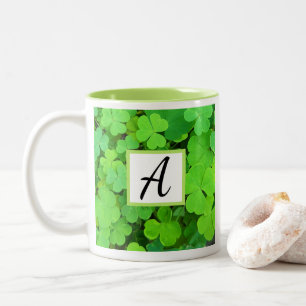 Caneca De Café Em Dois Tons Verde fecha Bíblia de prosperidade de fotos Verso