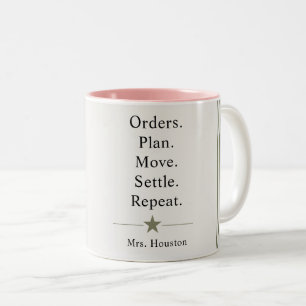 Caneca De Café Em Dois Tons Vida de Cônjuge Militar é Divertida