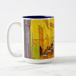 Caneca De Café Em Dois Tons Vincent Van Gogh Cafe Terrace À Noite Em Belas Art<br><div class="desc">Vincent Van Gogh Cafe Terrace No Night Fine Art Vincent Willem van Gogh foi um pintor holandês do Posto Impressionista, cuja obra, notável pela sua beleza áspera, honestidade emocional e cor ousada, teve uma influência de grande alcance na arte do século 20. Sua produção inclui retratos, autorretratos, paisagens e ainda...</div>
