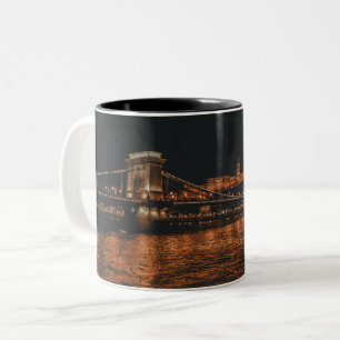 CANECA DE CAFÉ EM DOIS TONS VISÃO DA NOITE MAIS APROXIMADA