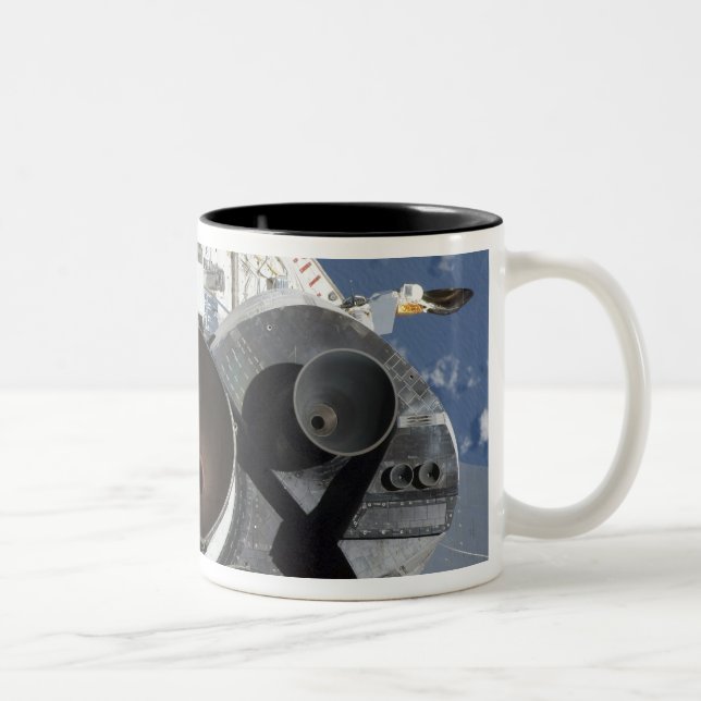 Caneca De Café Em Dois Tons Visão dos três motores principais (Direita)