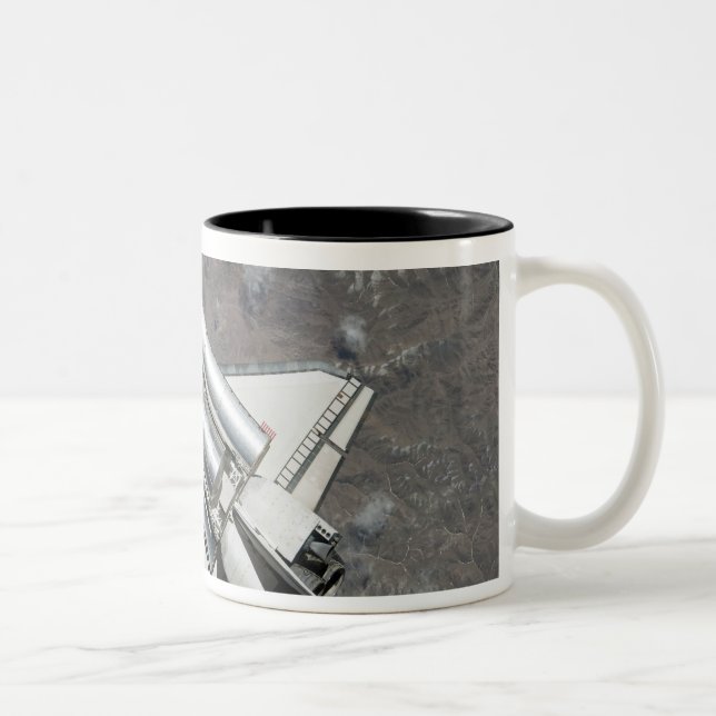 Caneca De Café Em Dois Tons Vista aérea da descoberta do Shuttle do Espaço (Direita)