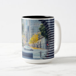 Caneca De Café Em Dois Tons Vista da Cidade de São Francisco através de uma Es
