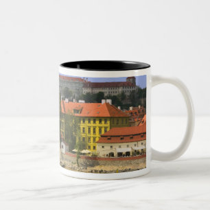 Caneca De Café Em Dois Tons Vista do Castelo de Praga e da cidade de Vltava