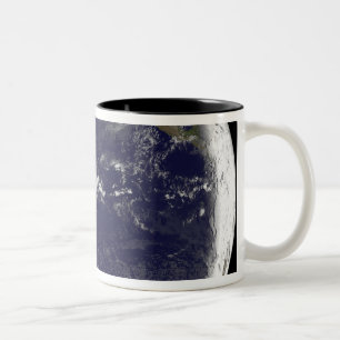 Caneca De Café Em Dois Tons Vista satélite da terra