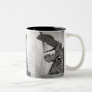 Caneca De Café Em Dois Tons Vitória voada da escultura do grego de Samothrace