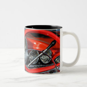 Caneca De Café Em Dois Tons Volante do carro antigo