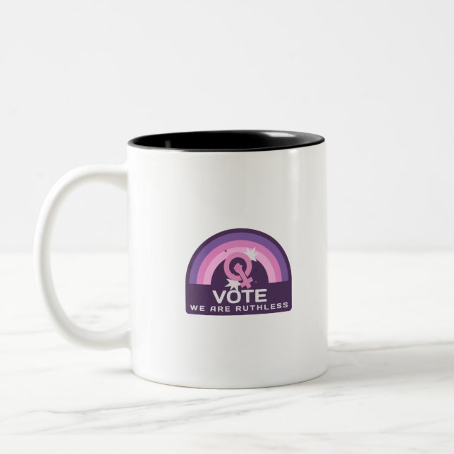 Caneca De Café Em Dois Tons Votar Somos Inúteis (Esquerda)