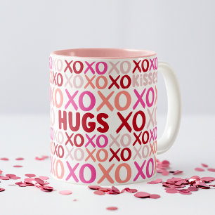 Caneca De Café Em Dois Tons XOXO Hugs e Kisses Rosa e Galentina Vermelha