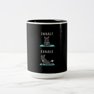 Caneca De Café Em Dois Tons Yoga Inalar, cão-Grande Francês, Exalar Um Prese